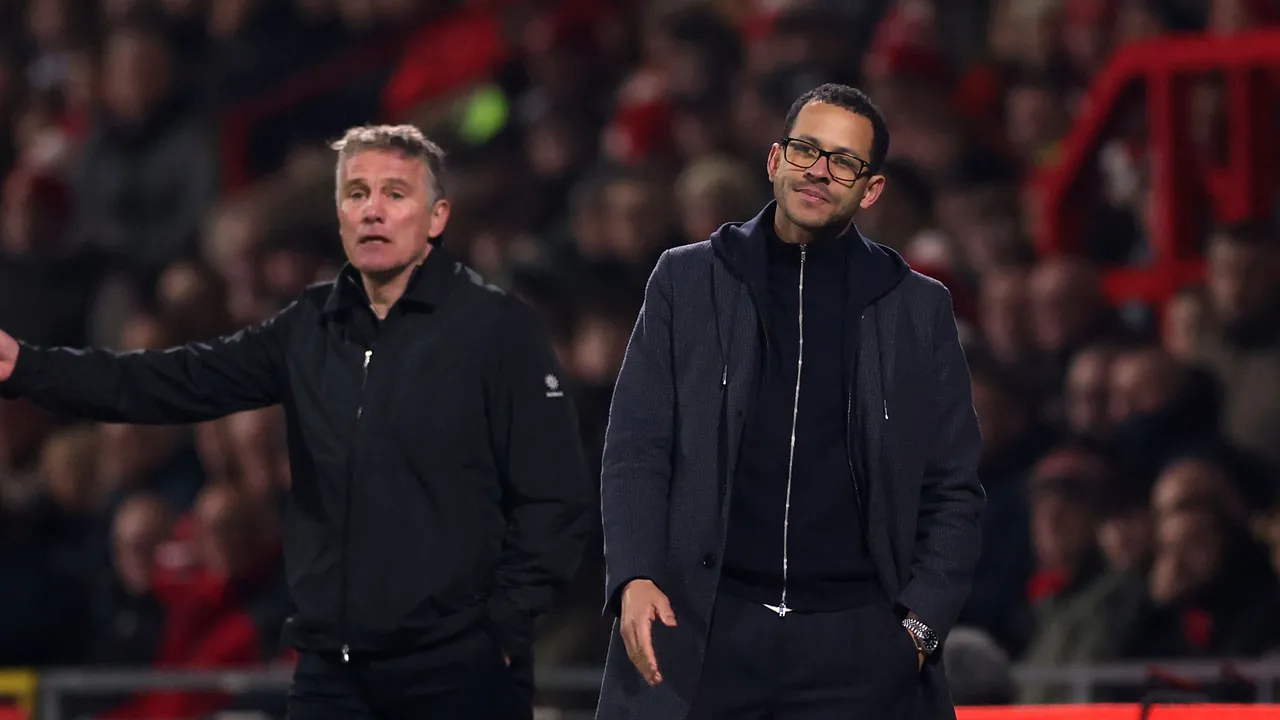 ليام روزينيور يدافع عن صحة قرارات تقنية الفيديو في مواجهة ريكسهام الشجاع